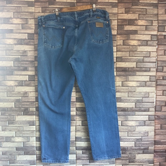 EUC 13MWZPW Men’s Wrangler Prewashed Cowboy Cut Original Fit Jean 42x32 - Picture 2 of 10